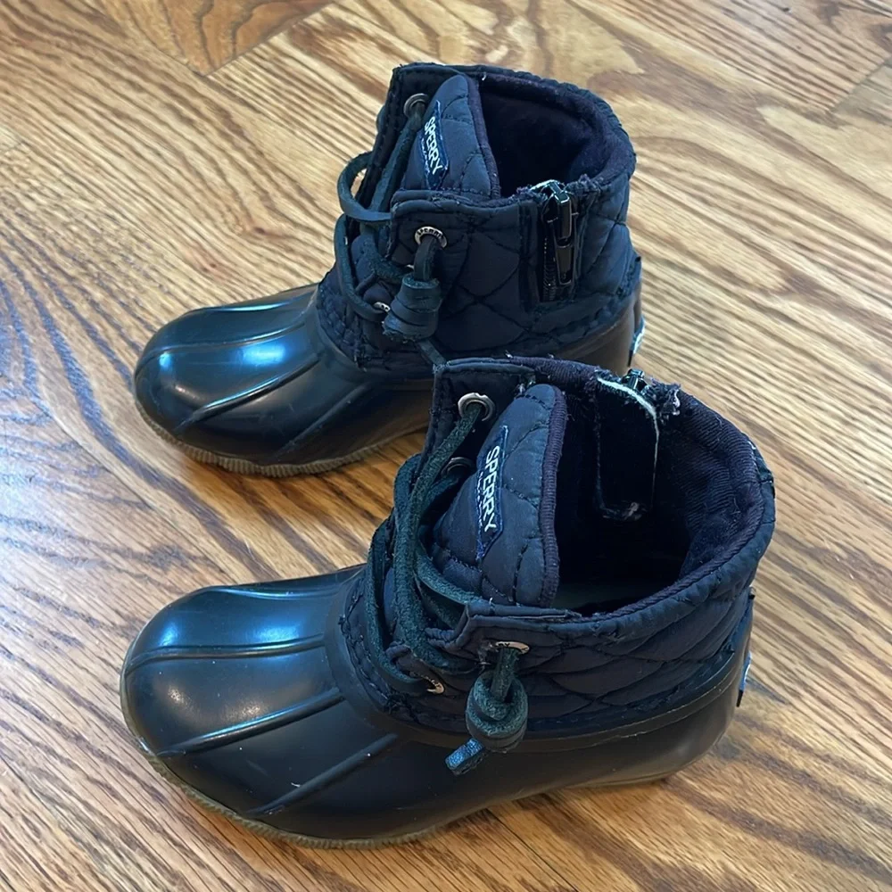 Girl’s Sperry Saltwater Nylon Quilt Duck Boots. Size 8M. Excellent Condition.